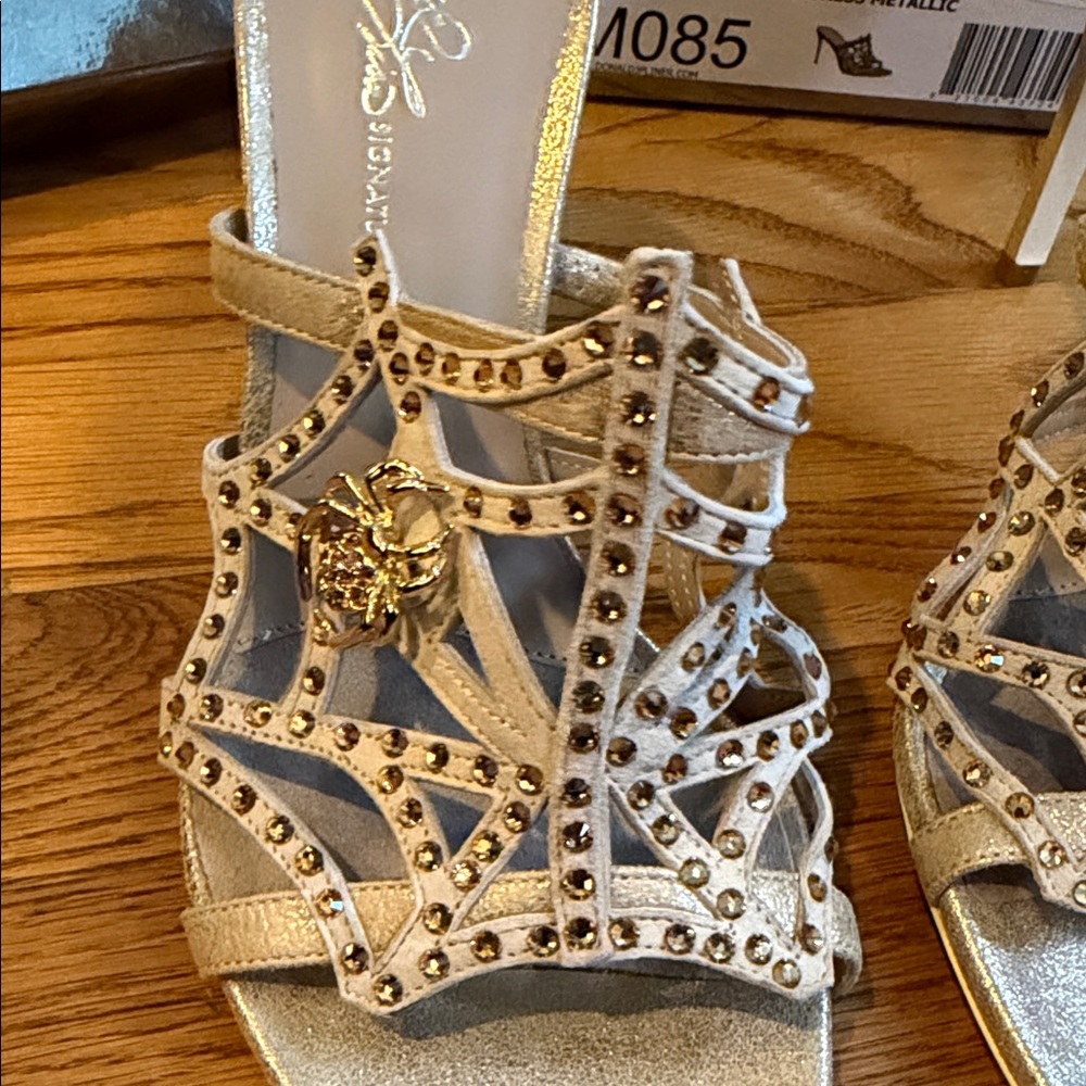 Donald J. Pliner Metallic Gold Women's Sandals - Picture 3 of 9